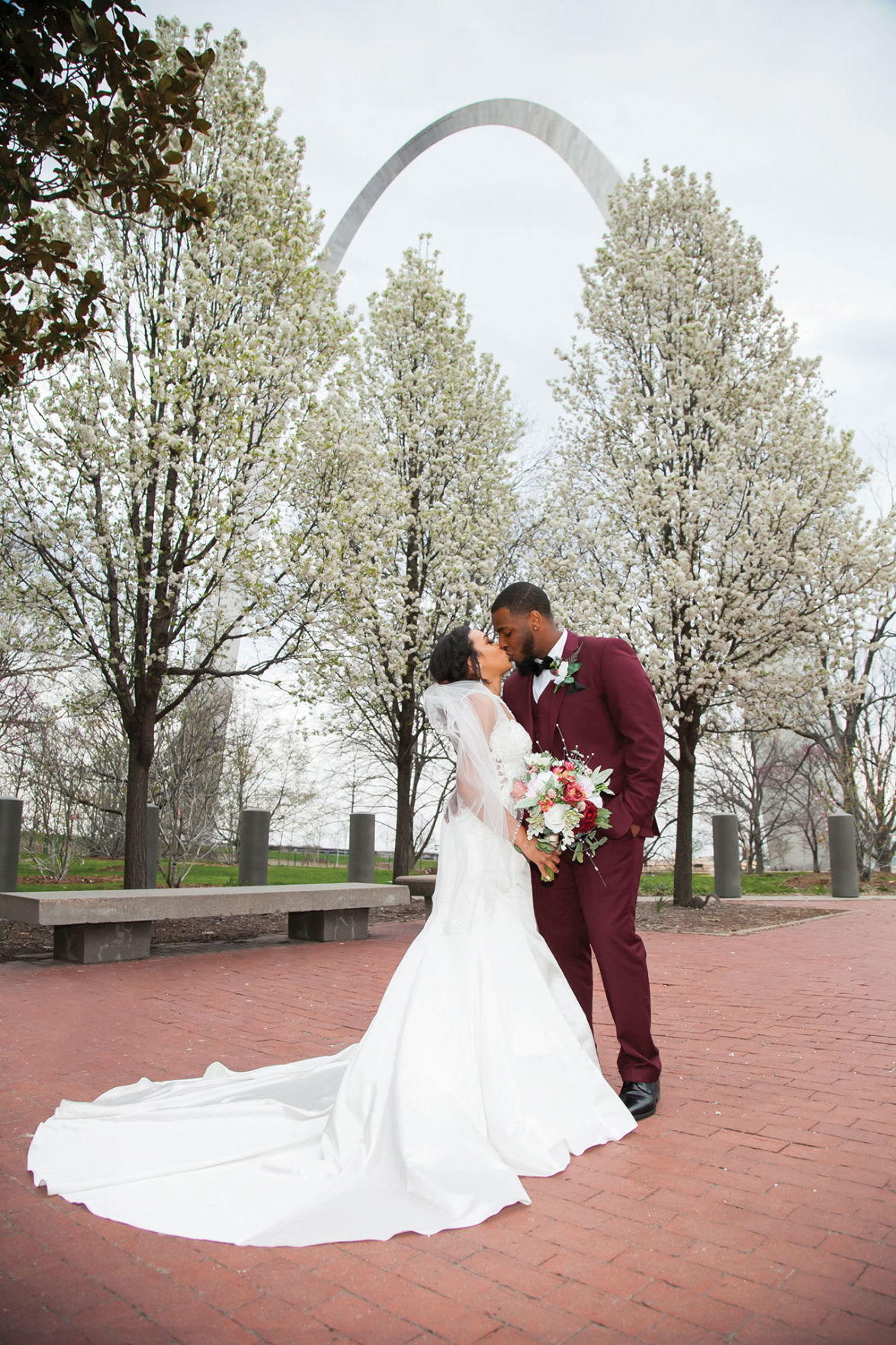 Kennedi and Malck with arch